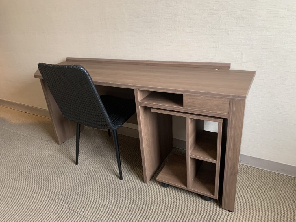 オフィス家具完備（椅子・テーブル）